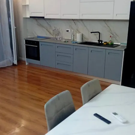 Apartament Golem (Tirana)